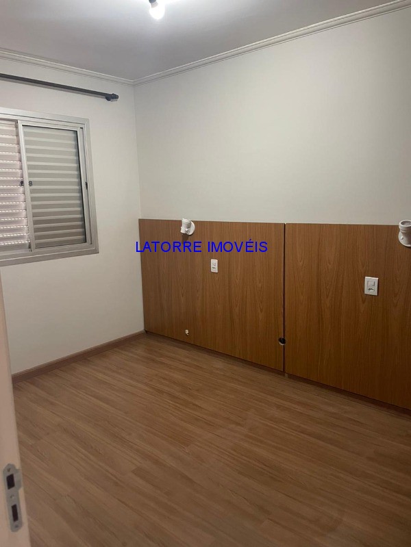 Apartamento para alugar com 2 quartos, 65m² - Foto 8