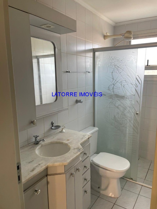 Apartamento para alugar com 2 quartos, 65m² - Foto 11