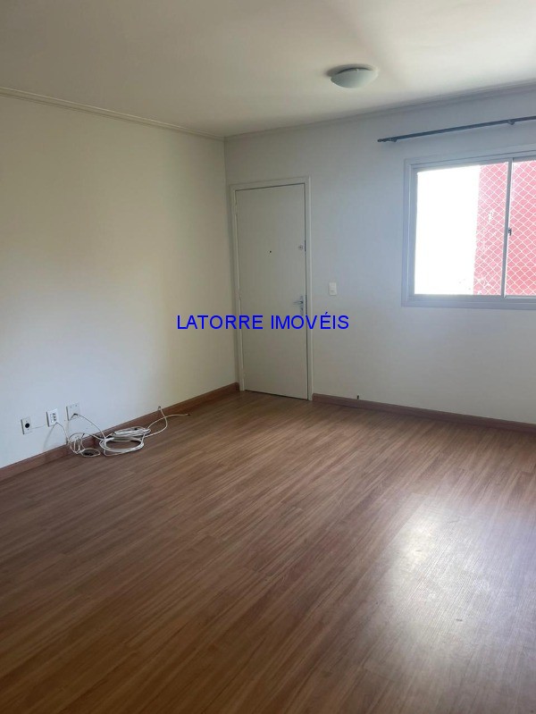 Apartamento para alugar com 2 quartos, 65m² - Foto 2