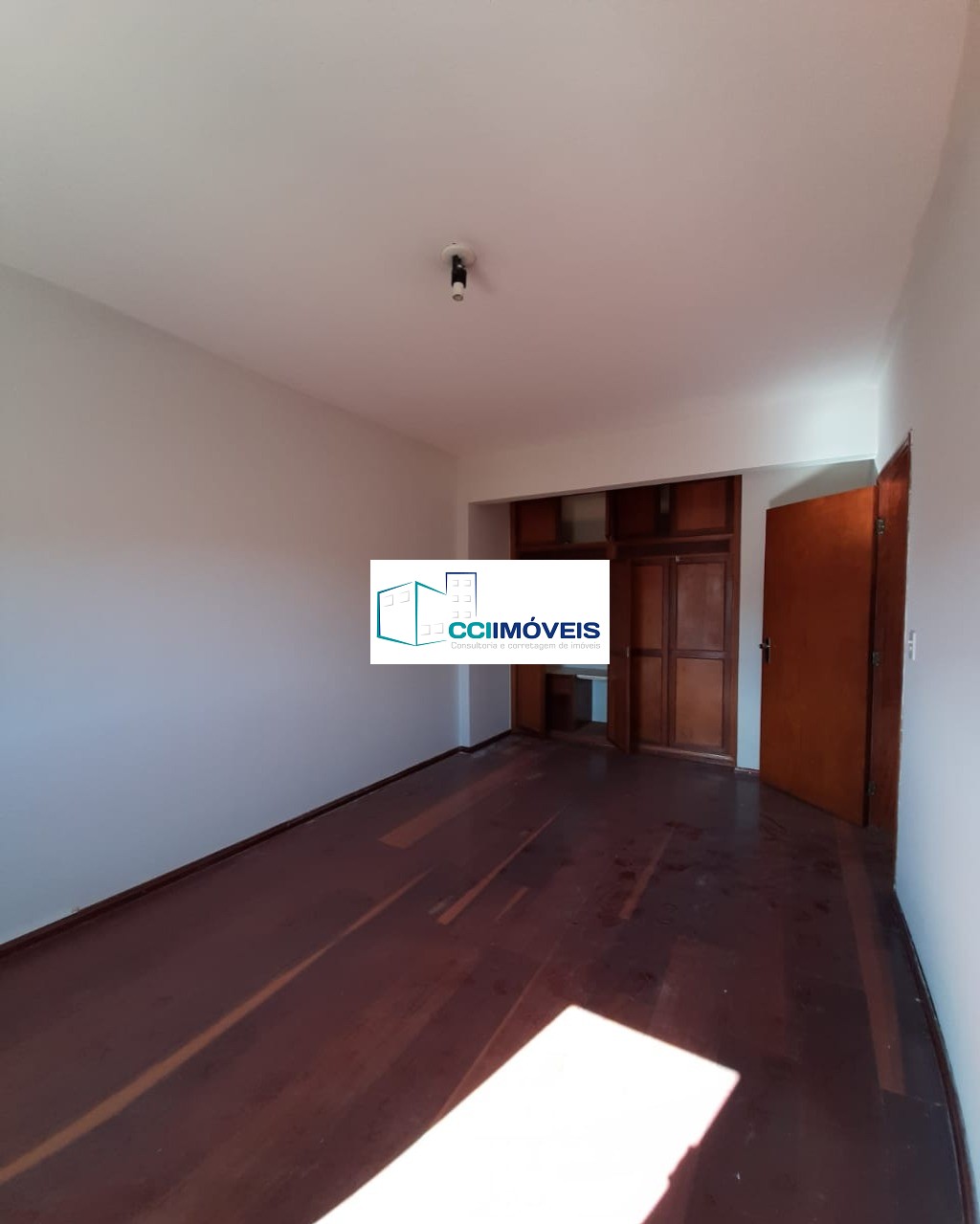 Apartamento à venda com 2 quartos, 67m² - Foto 4