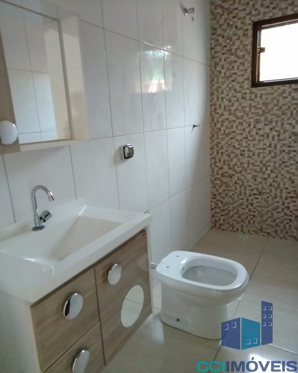 Casa à venda com 3 quartos, 1m² - Foto 2