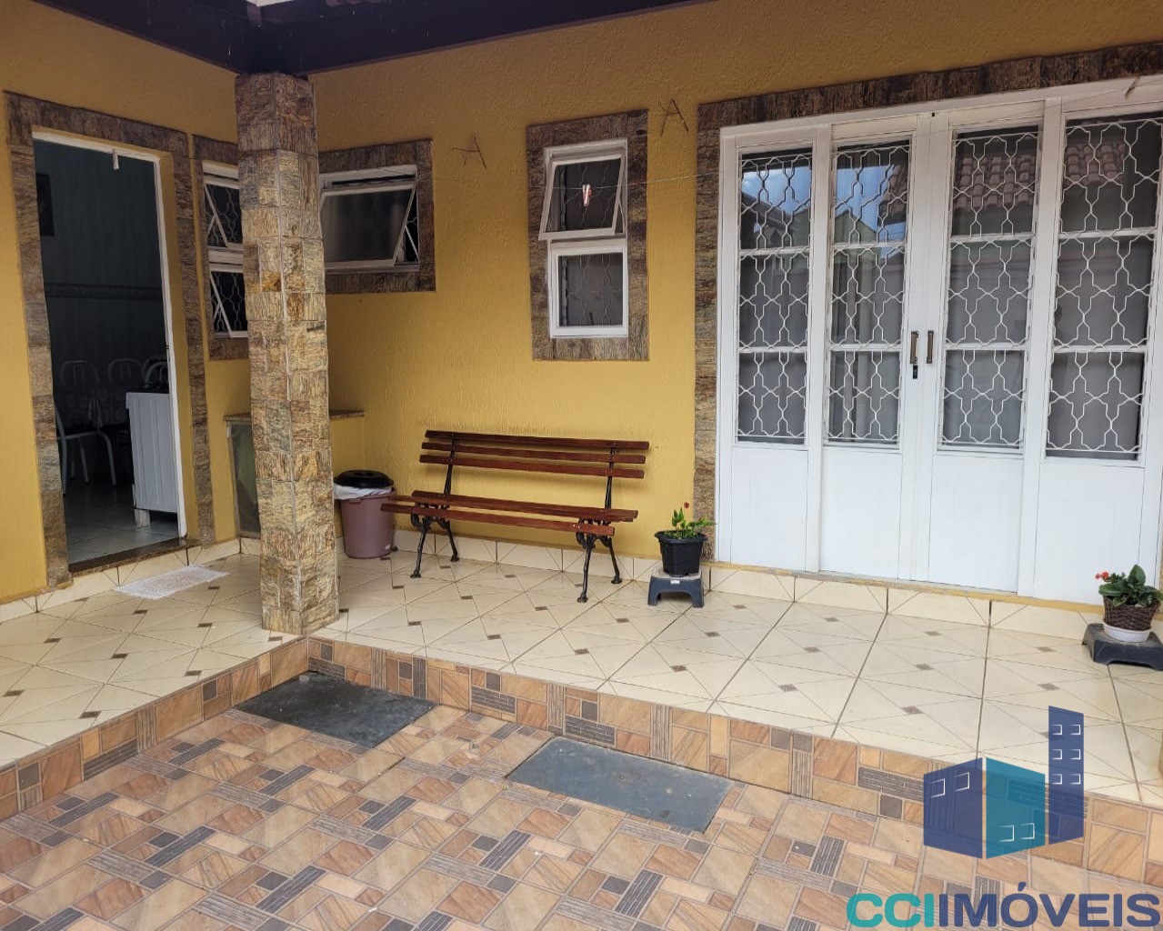 Casa à venda com 3 quartos, 150m² - Foto 2