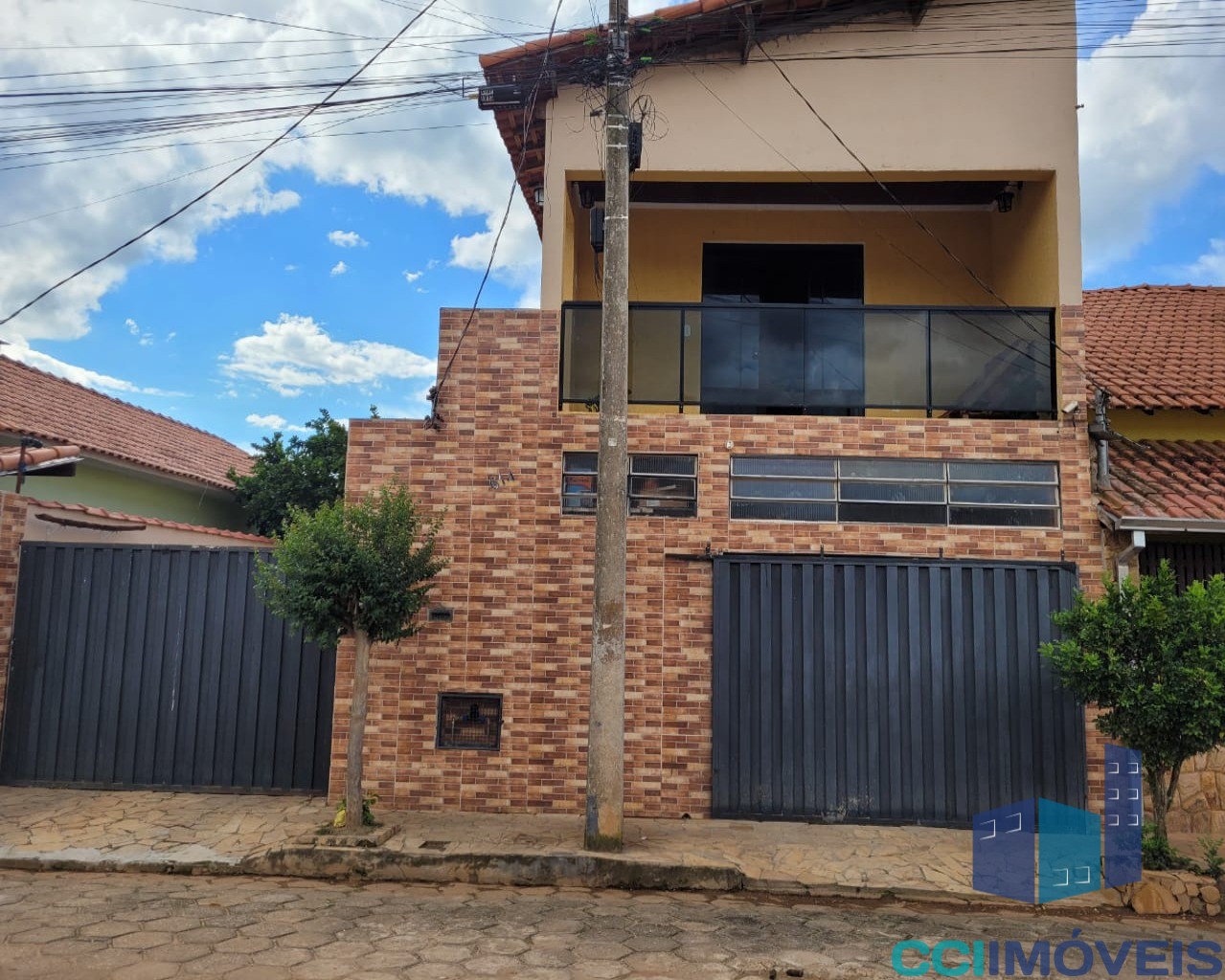 Casa à venda com 3 quartos, 150m² - Foto 1