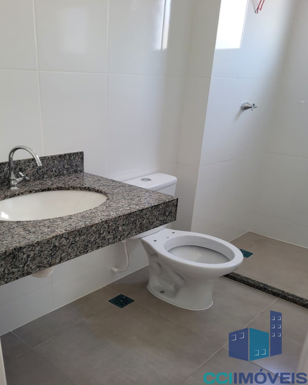 Apartamento à venda com 2 quartos, 72m² - Foto 2