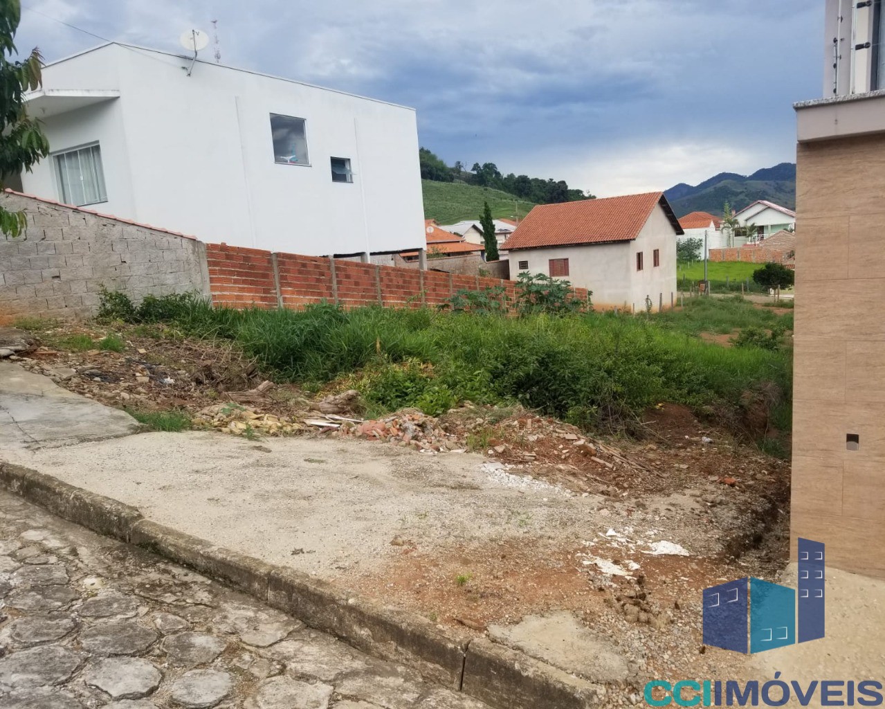 Terreno à venda, 360m² - Foto 1