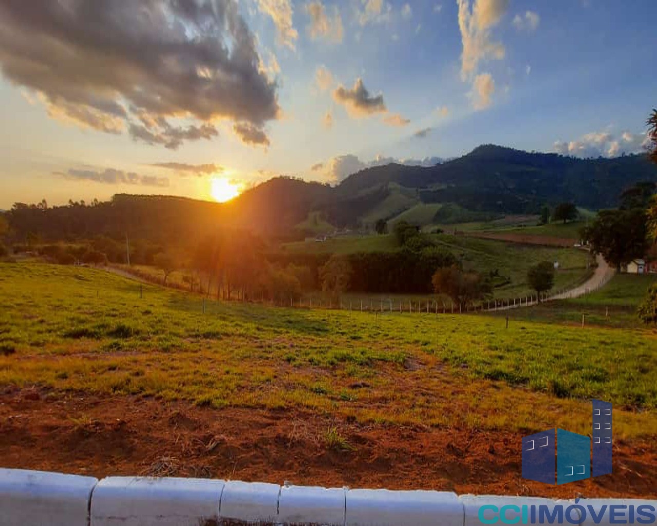 Chácara à venda, 1000m² - Foto 1