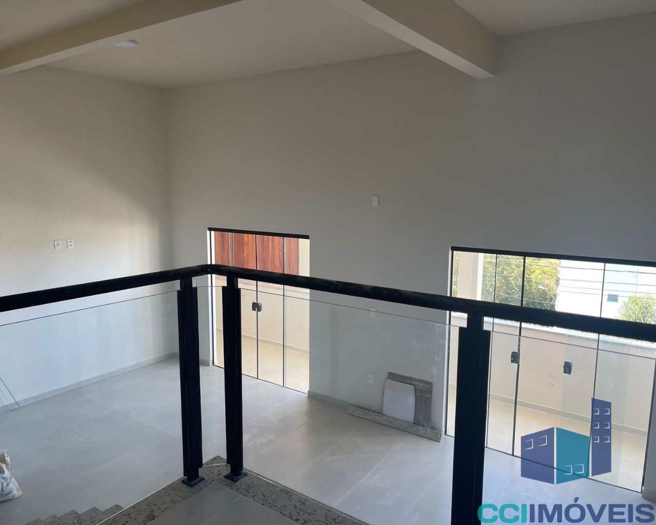 Casa à venda com 4 quartos, 250m² - Foto 3