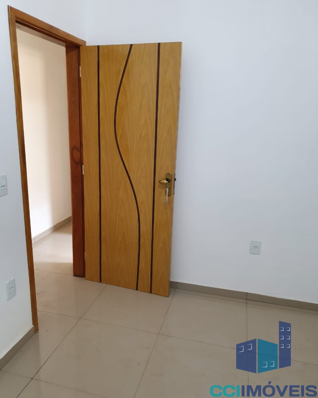 Casa à venda com 2 quartos, 60m² - Foto 4