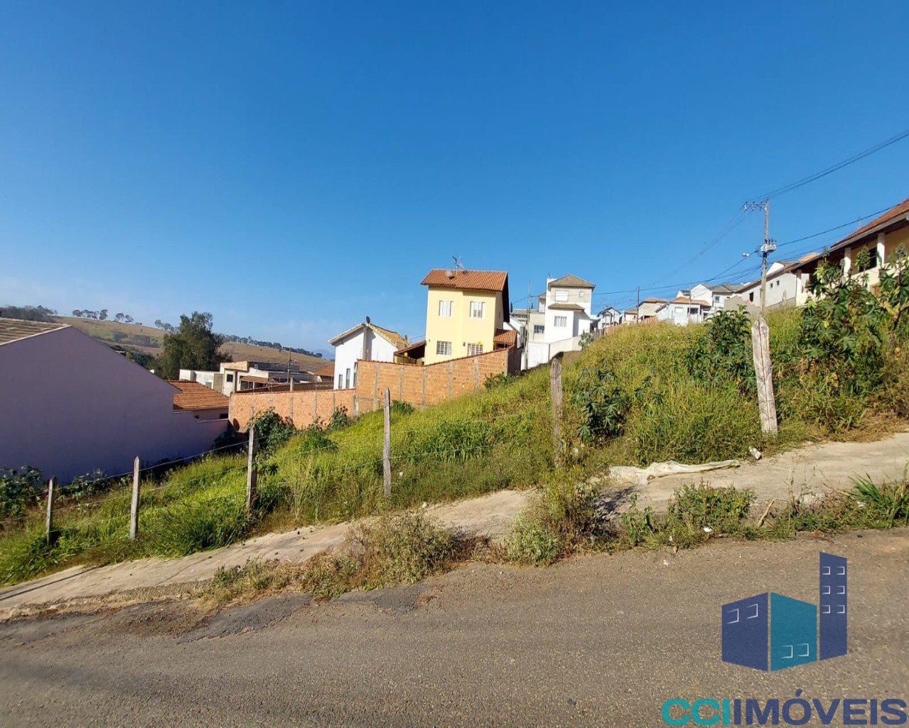 Terreno à venda, 240m² - Foto 1