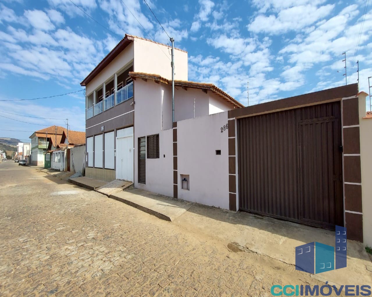 Casa à venda com 3 quartos, 80m² - Foto 3