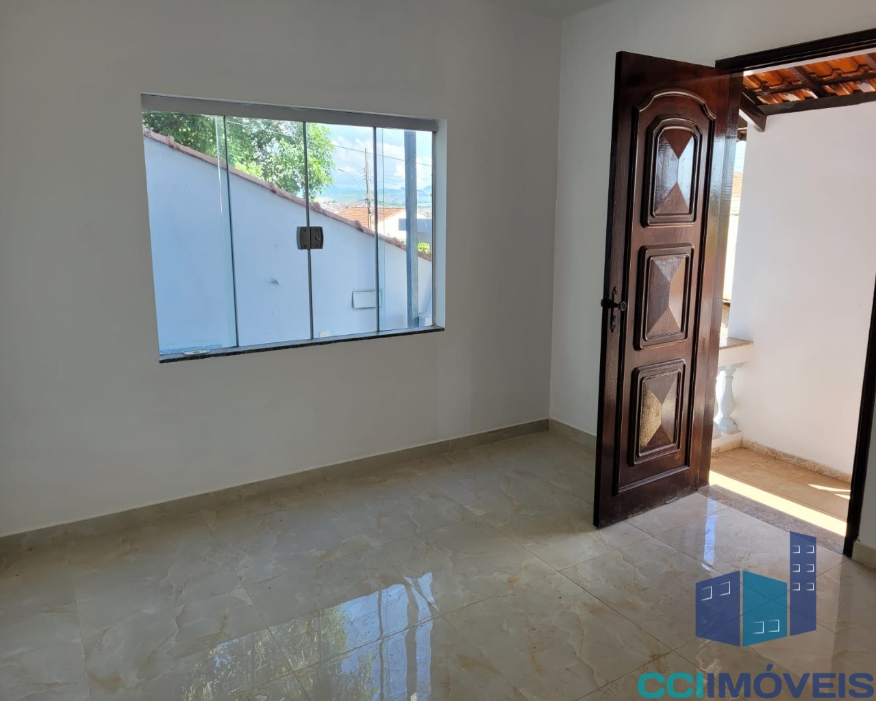 Casa à venda com 3 quartos, 128m² - Foto 2