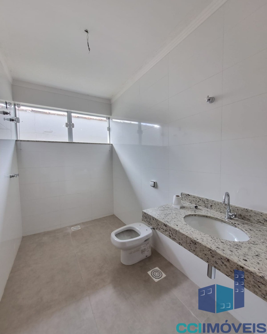 Casa à venda com 3 quartos, 200m² - Foto 4