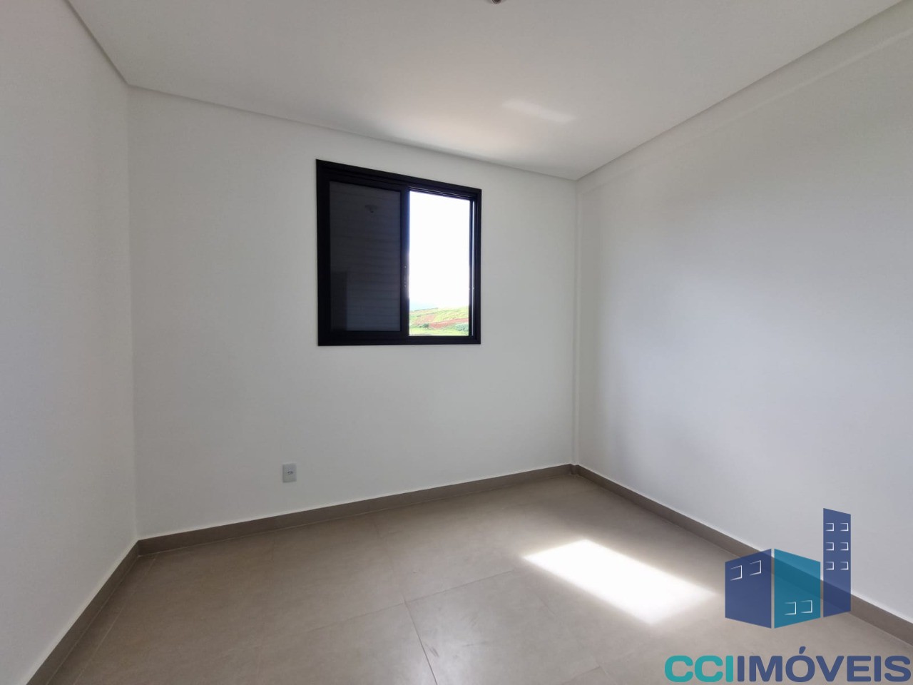 Apartamento à venda com 2 quartos, 66m² - Foto 2