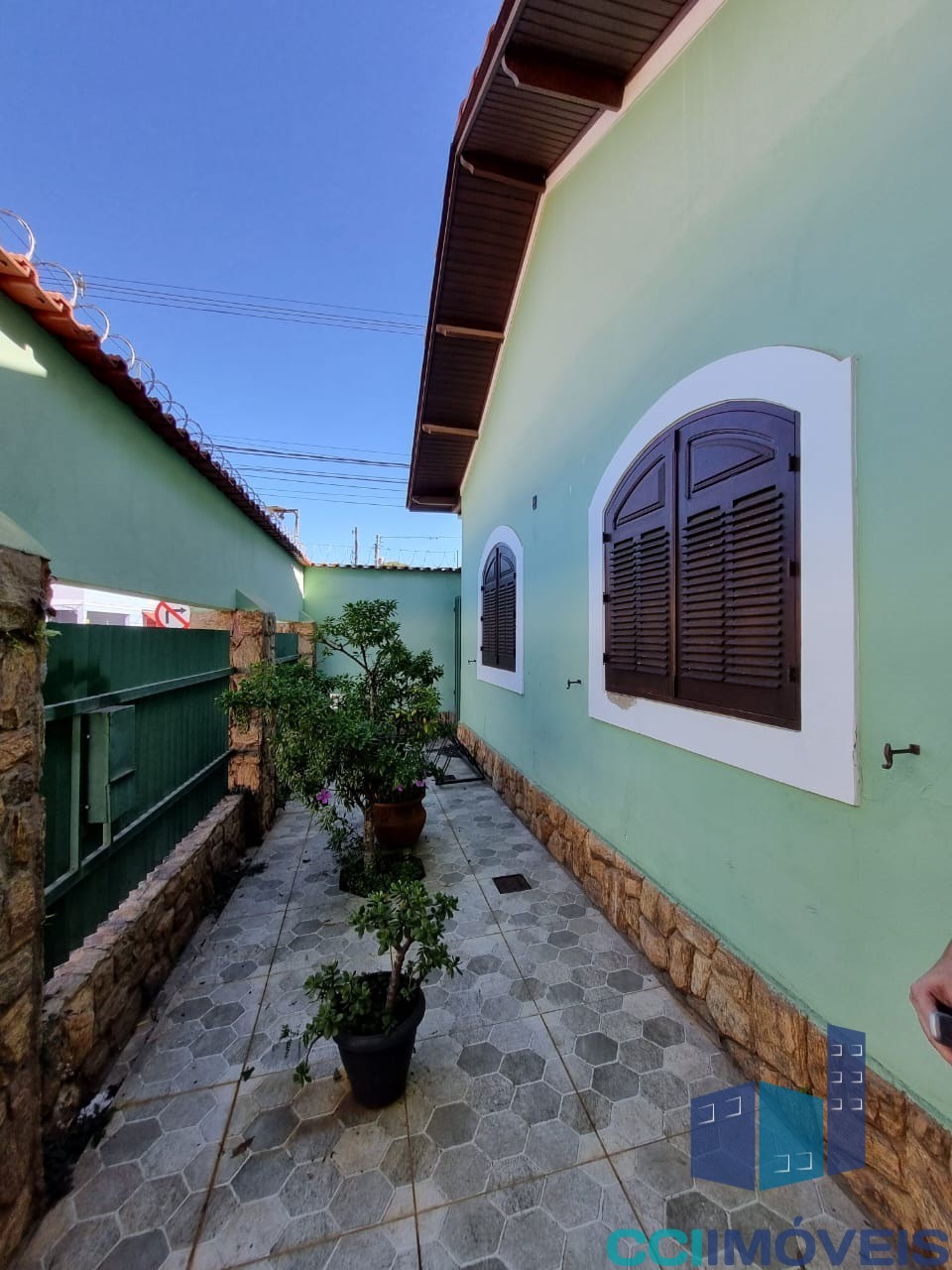 Casa à venda com 4 quartos, 280m² - Foto 2