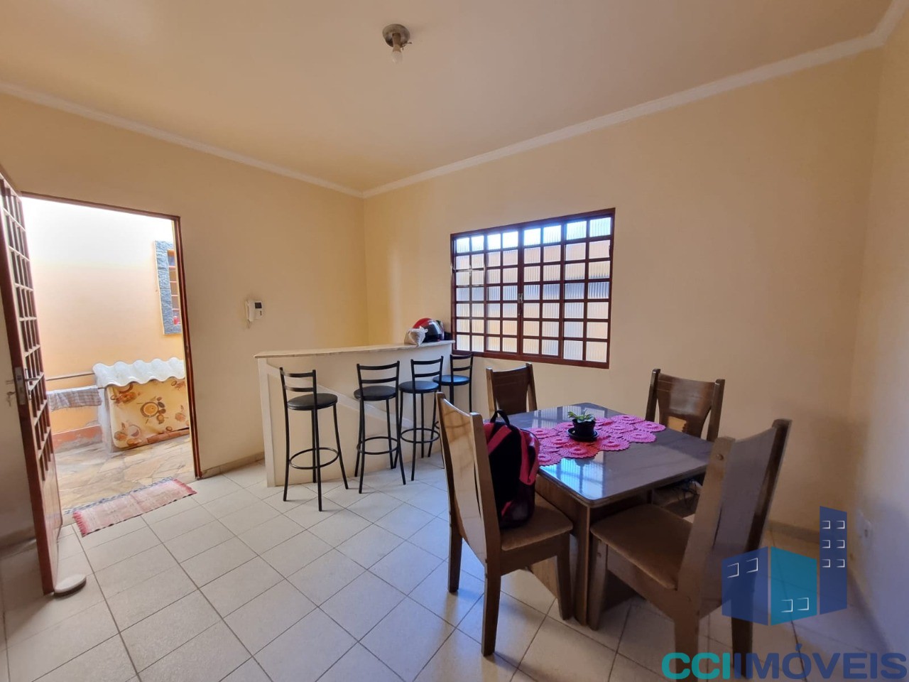 Casa à venda com 3 quartos, 214m² - Foto 5