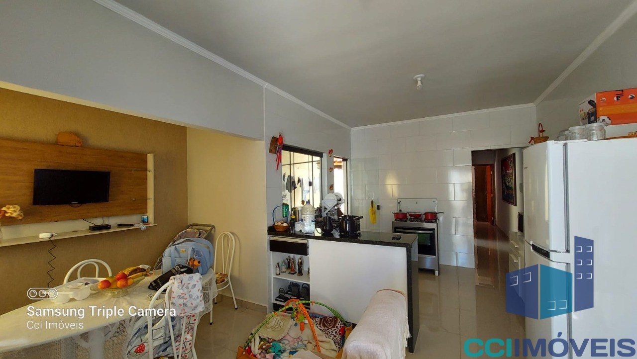 Casa à venda com 2 quartos, 70m² - Foto 5