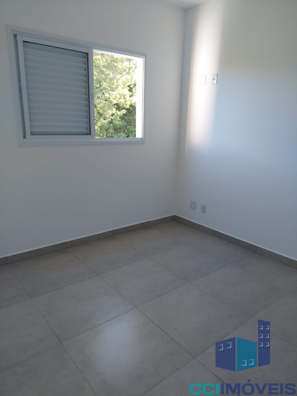 Apartamento à venda com 3 quartos, 90m² - Foto 2