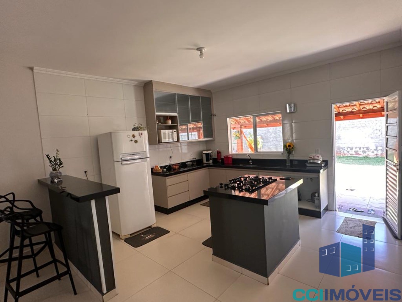 Casa à venda com 3 quartos, 309m² - Foto 9