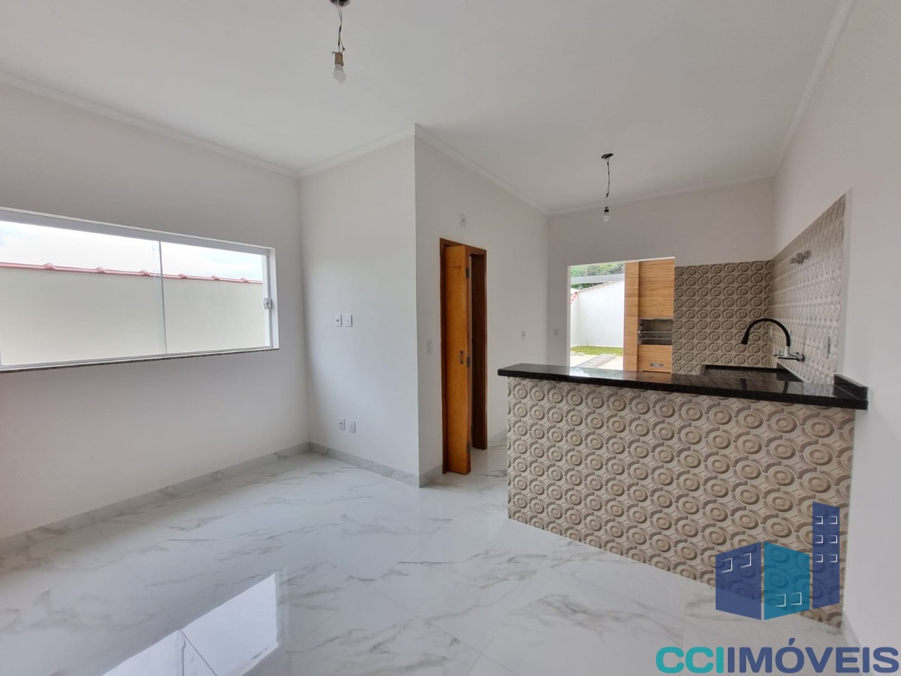 Casa à venda com 3 quartos, 165m² - Foto 2