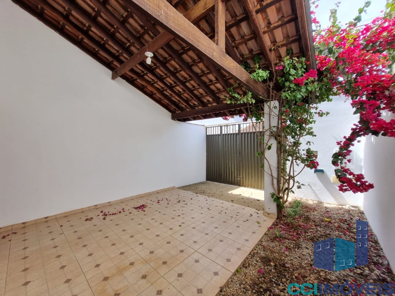 Casa à venda com 2 quartos, 100m² - Foto 7