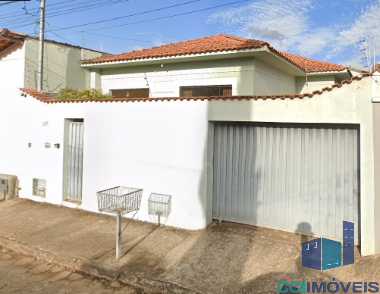 Casa à venda com 3 quartos, 180m² - Foto 1