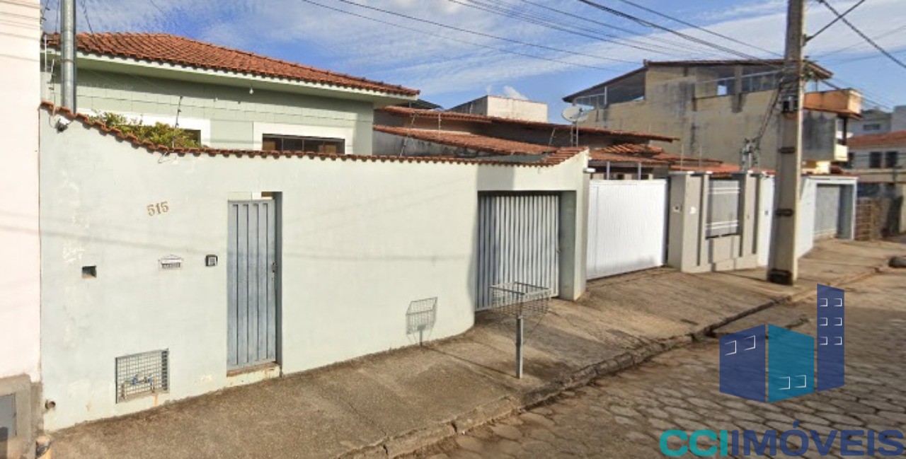 Casa à venda com 3 quartos, 180m² - Foto 2