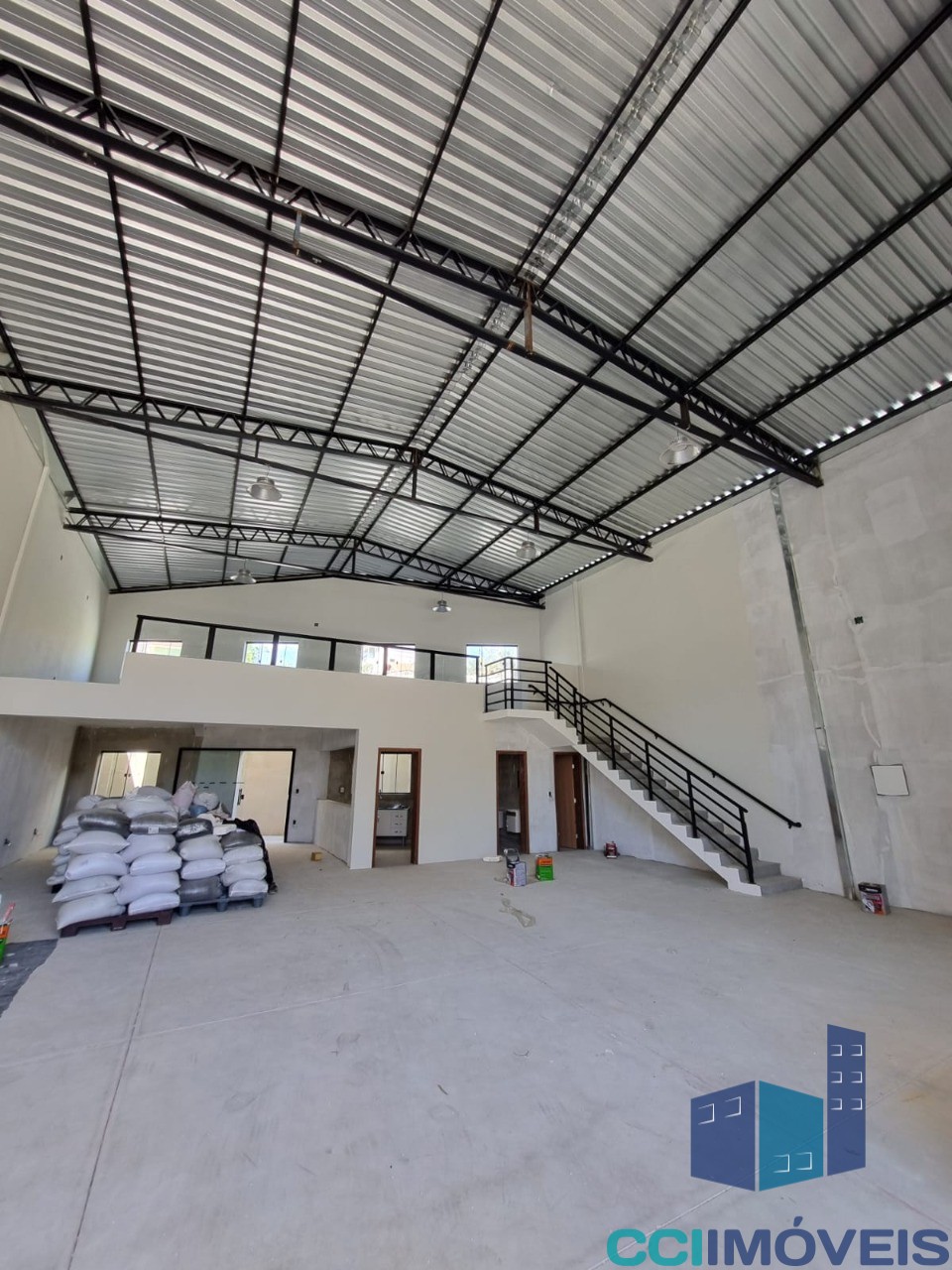 Depósito-Galpão-Armazém para alugar, 280m² - Foto 1