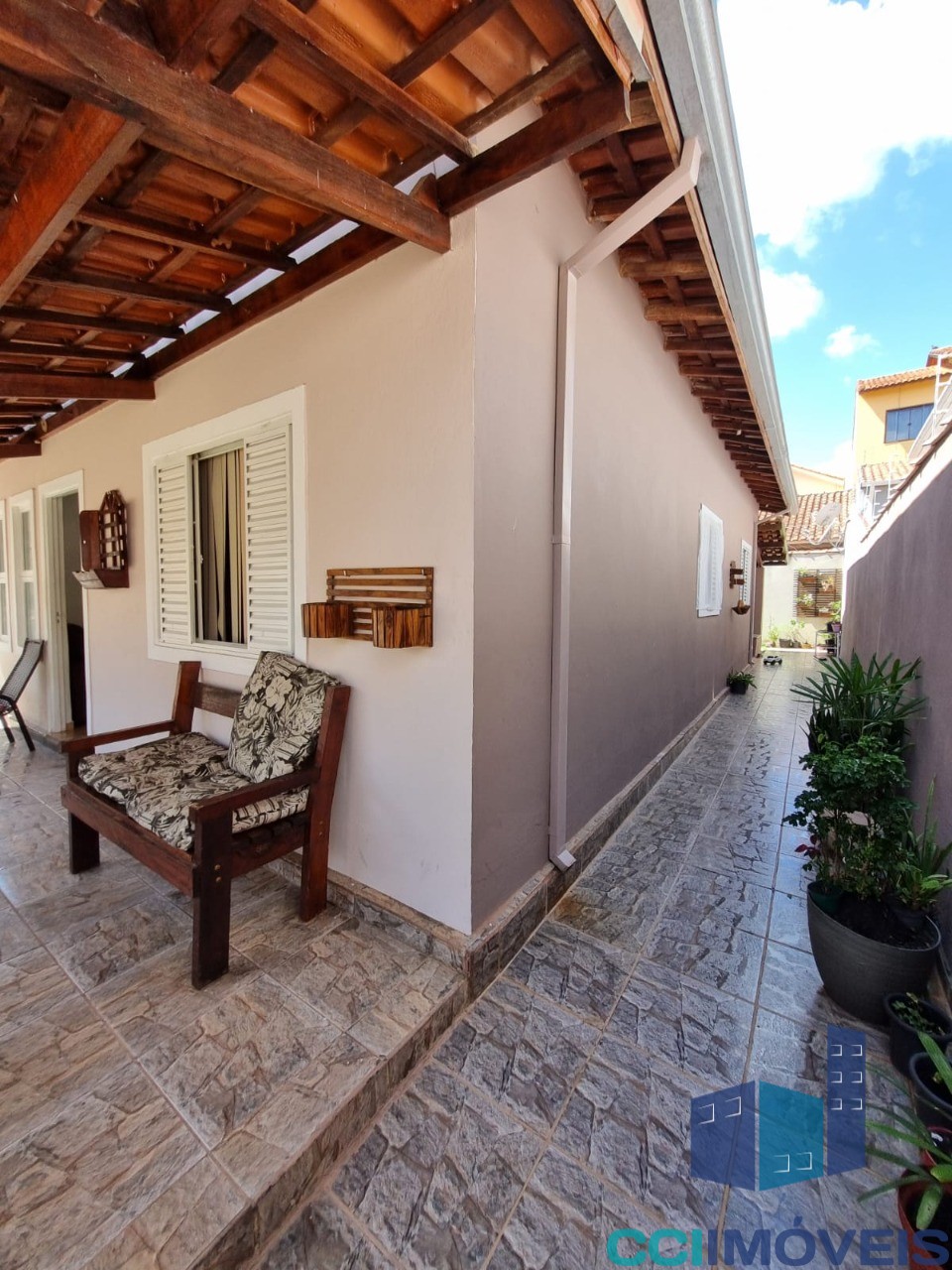 Casa à venda com 3 quartos, 80m² - Foto 2