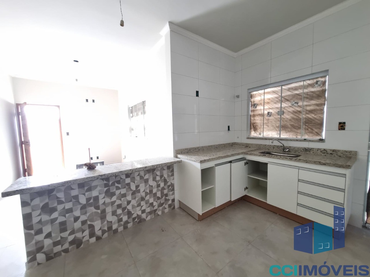 Casa à venda com 2 quartos, 68m² - Foto 2