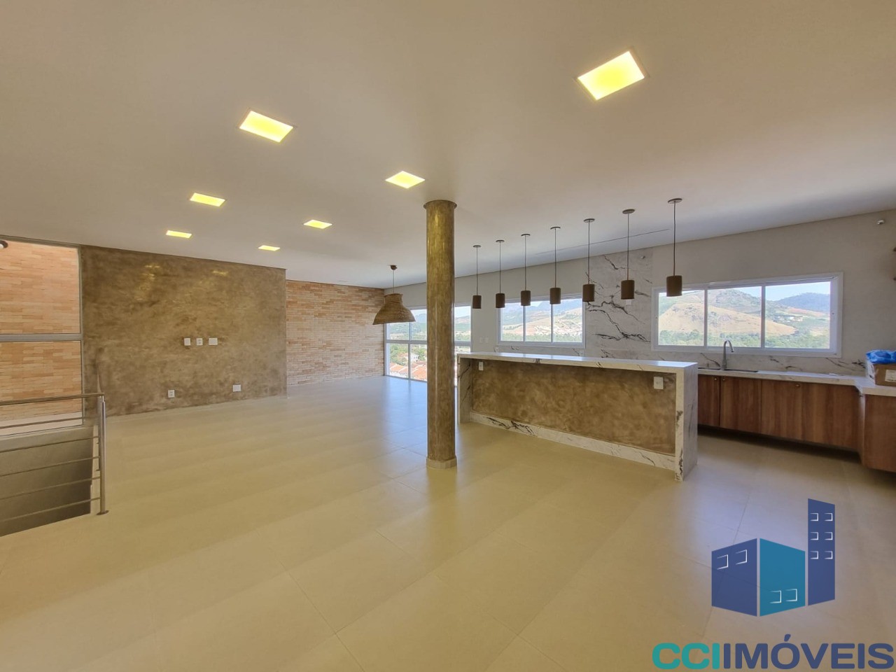 Casa à venda com 4 quartos, 357m² - Foto 4