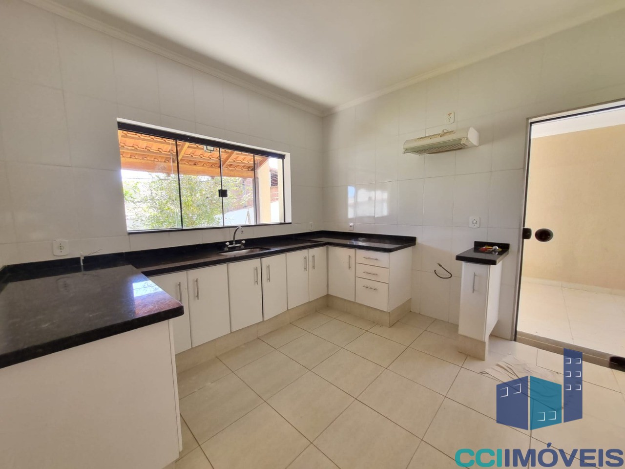 Casa à venda com 3 quartos, 180m² - Foto 7