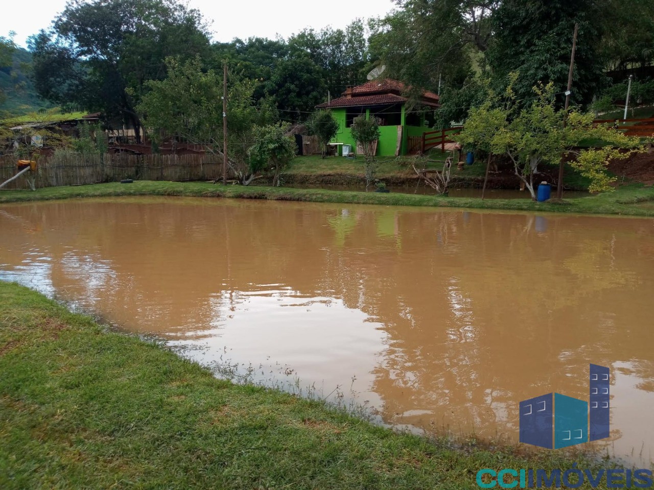 Chácara à venda com 1 quarto, 80m² - Foto 4