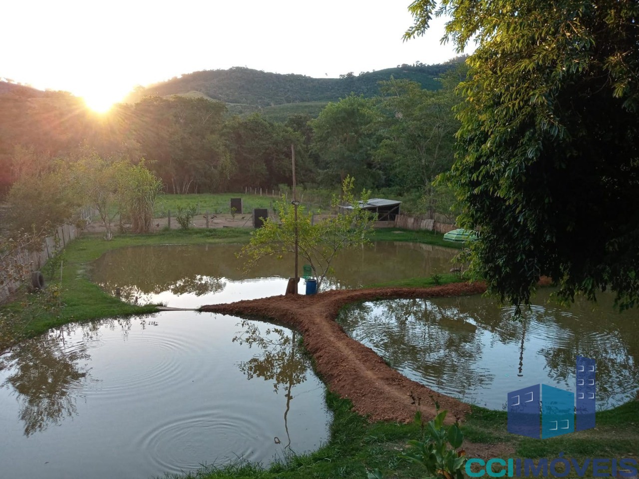 Chácara à venda com 1 quarto, 80m² - Foto 8