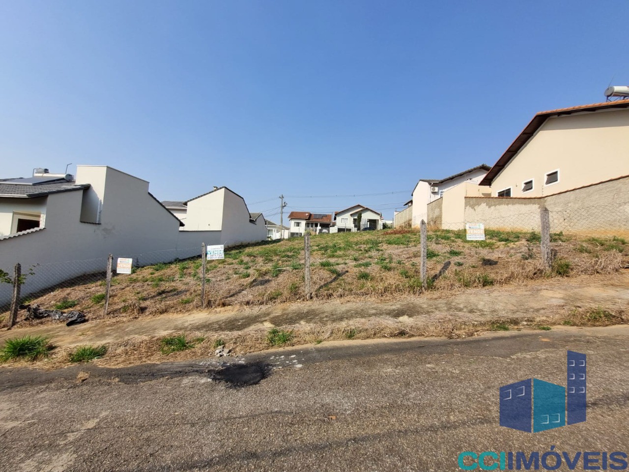 Terreno à venda, 240m² - Foto 2