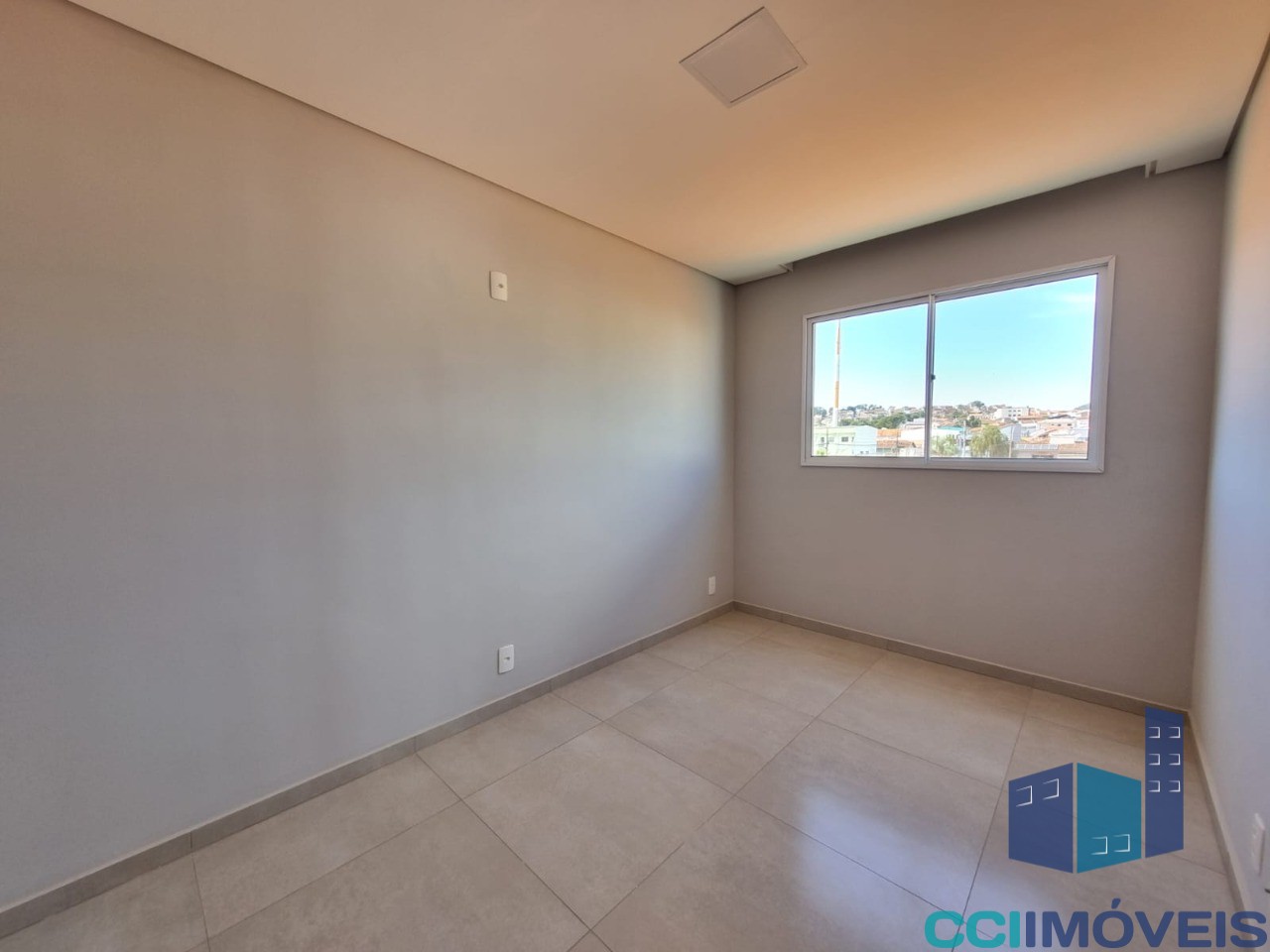 Apartamento à venda com 2 quartos, 60m² - Foto 1