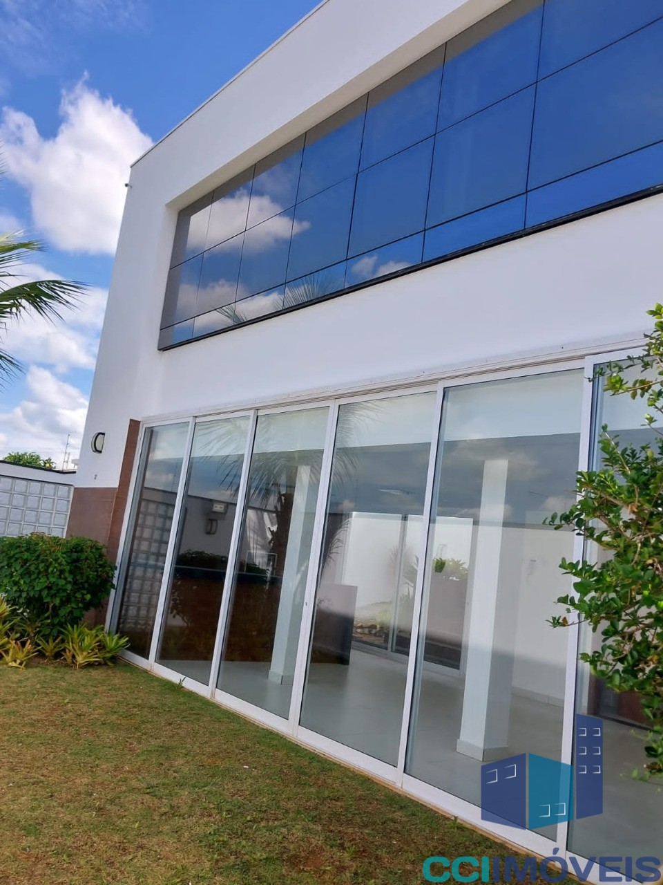 Casa à venda com 4 quartos, 260m² - Foto 3