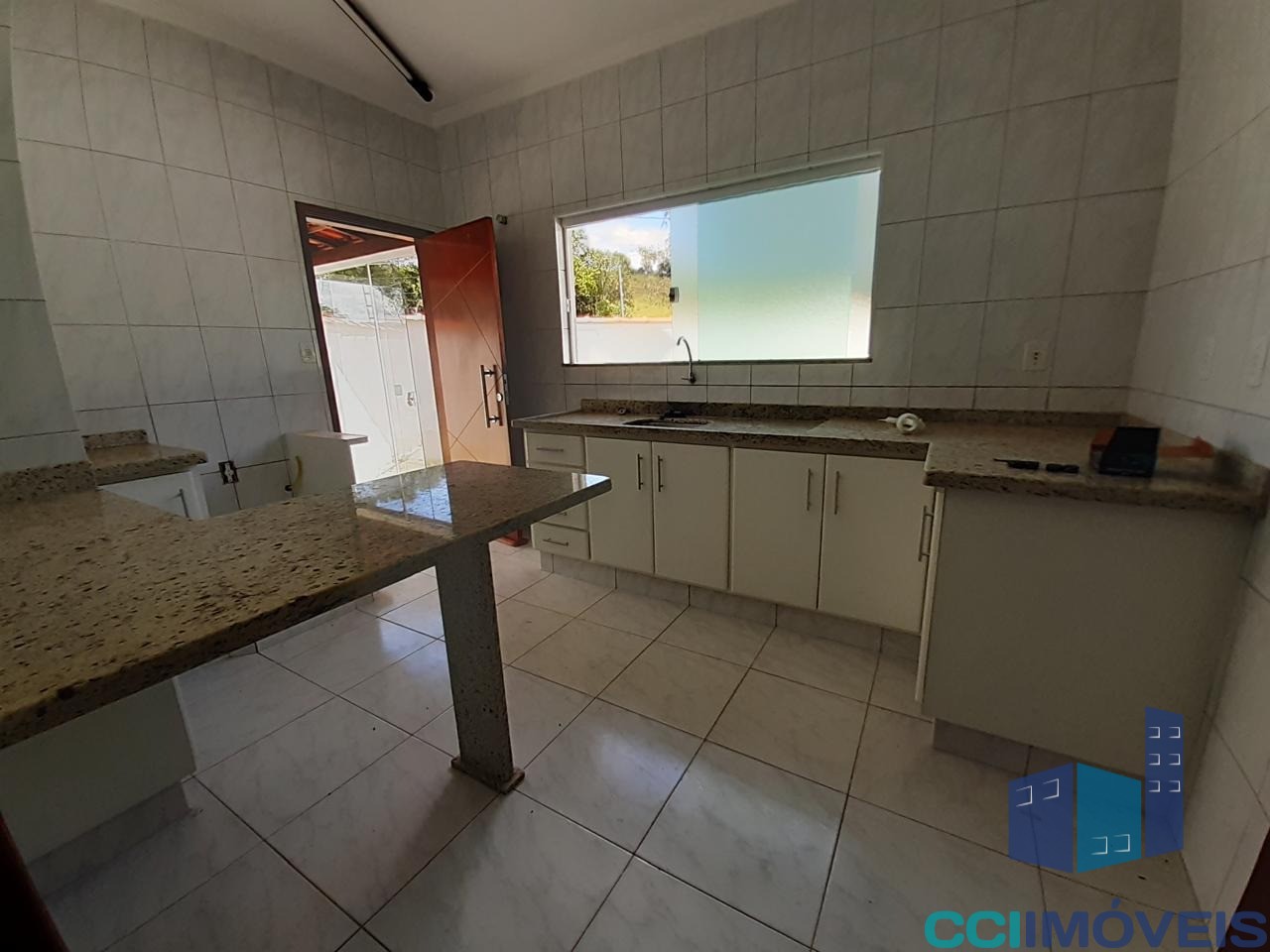 Casa à venda com 2 quartos, 100m² - Foto 6