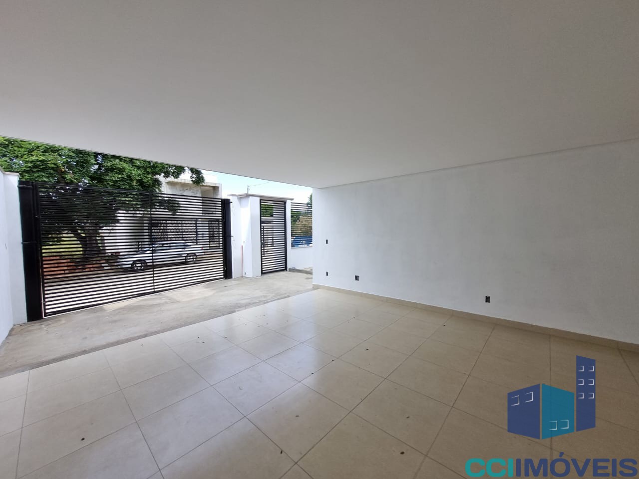 Casa à venda com 4 quartos, 170m² - Foto 2