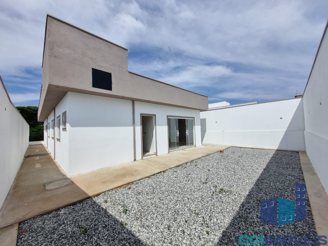 Casa à venda com 4 quartos, 170m² - Foto 4