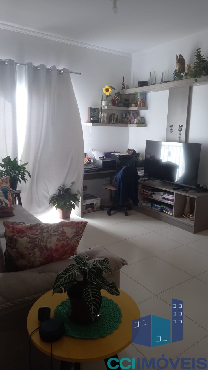 Apartamento à venda com 2 quartos, 70m² - Foto 3