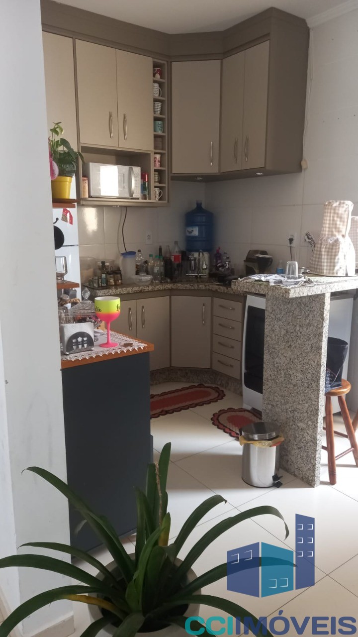 Apartamento à venda com 2 quartos, 70m² - Foto 2