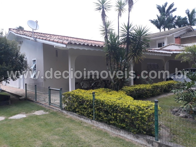 Casa à venda com 3 quartos, 400m² - Foto 1