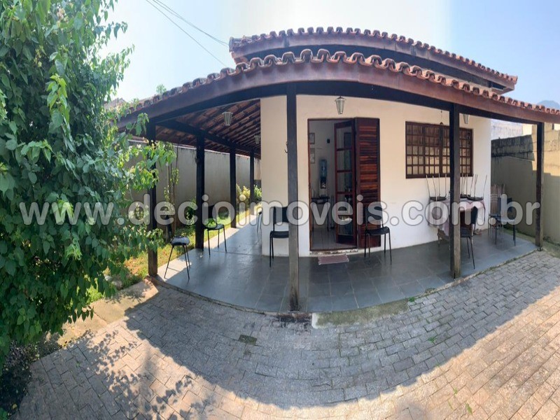 Casa à venda com 3 quartos, 148m² - Foto 1