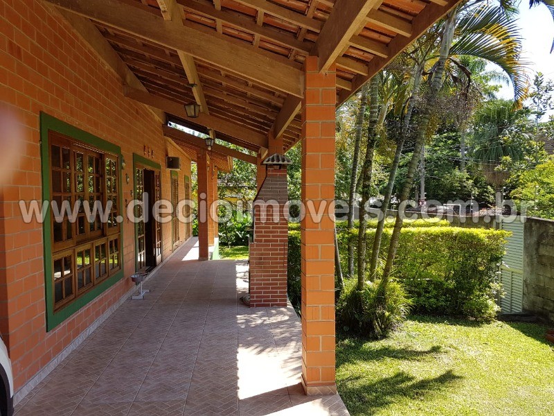 Casa à venda com 3 quartos, 205m² - Foto 9