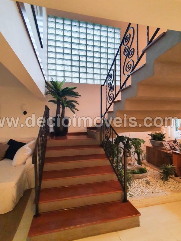 Casa à venda com 5 quartos, 312m² - Foto 18