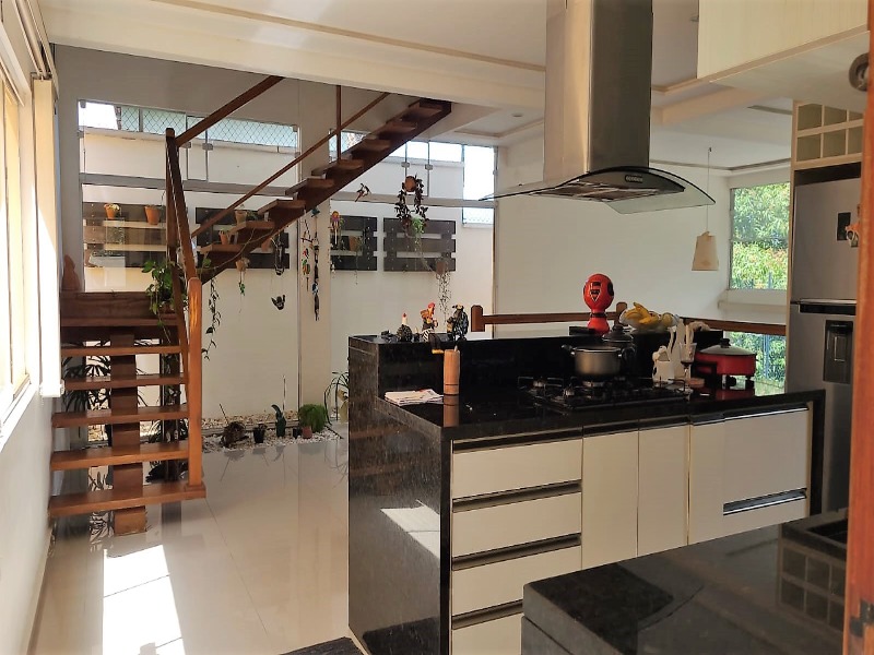 Sobrado à venda com 3 quartos, 341m² - Foto 11