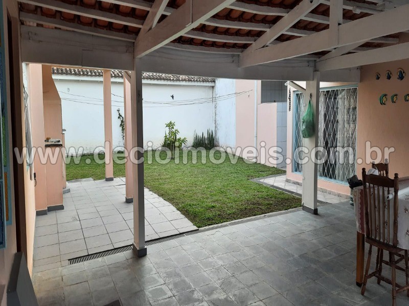 Casa à venda com 5 quartos, 182m² - Foto 24