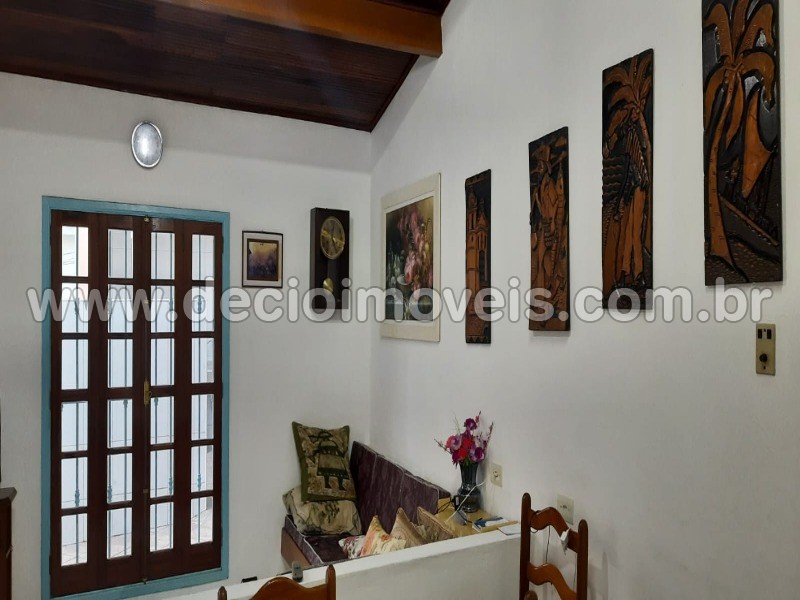 Casa à venda com 5 quartos, 182m² - Foto 11