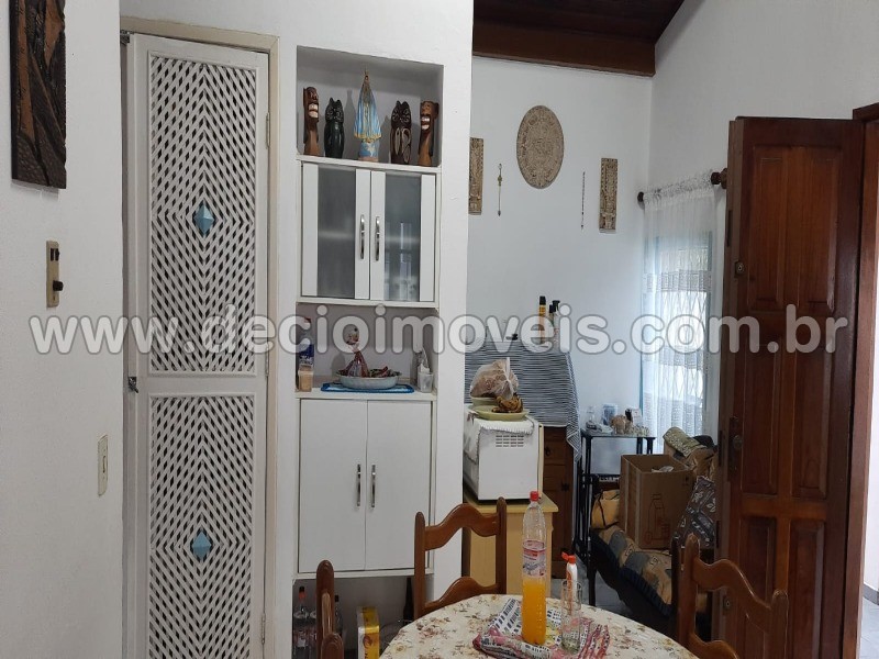 Casa à venda com 5 quartos, 182m² - Foto 9