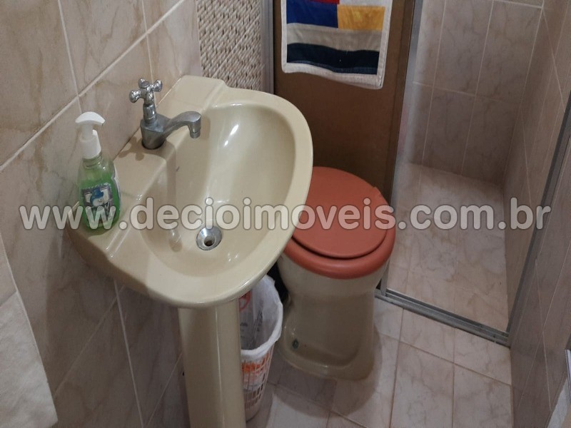 Casa à venda com 5 quartos, 182m² - Foto 6